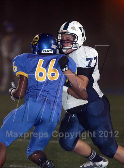 Thumbnail 1 in Venice vs. Crenshaw (CIF LACS Semifinal) photogallery.