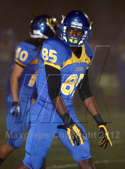 Thumbnail 3 in Venice vs. Crenshaw (CIF LACS Semifinal) photogallery.
