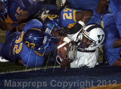 Thumbnail 1 in Venice vs. Crenshaw (CIF LACS Semifinal) photogallery.