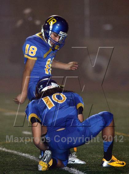 Thumbnail 2 in Venice vs. Crenshaw (CIF LACS Semifinal) photogallery.