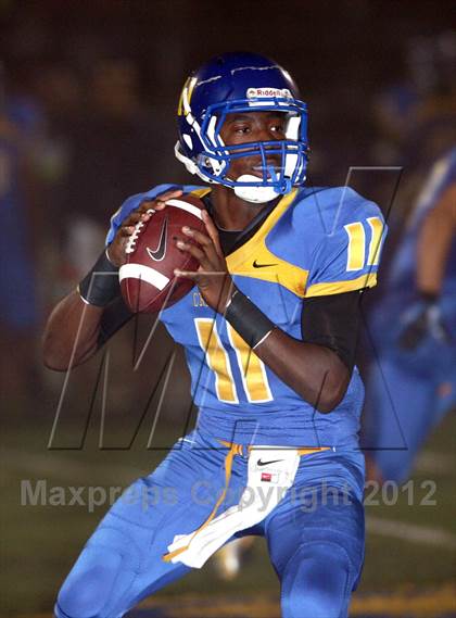 Thumbnail 2 in Venice vs. Crenshaw (CIF LACS Semifinal) photogallery.