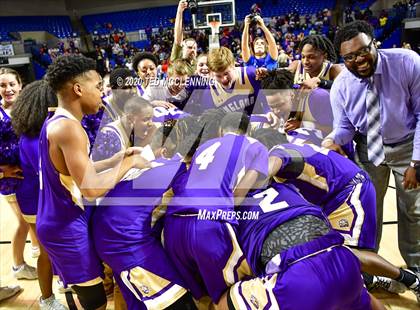 Thumbnail 2 in Earle vs. England (AAA 2A State Final) photogallery.