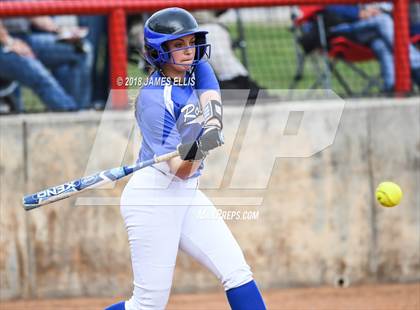 Thumbnail 1 in Lorena vs. Robinson photogallery.