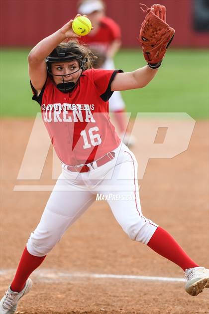 Thumbnail 3 in Lorena vs. Robinson photogallery.