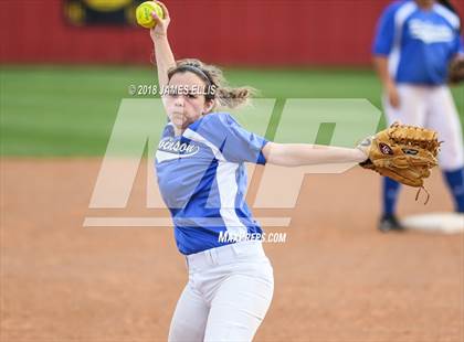 Thumbnail 3 in Lorena vs. Robinson photogallery.