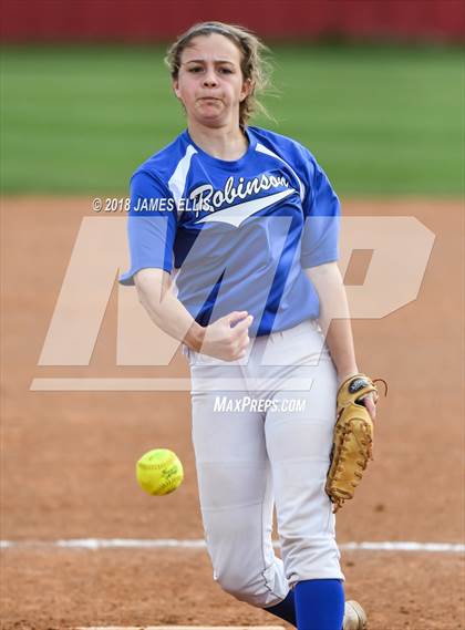 Thumbnail 1 in Lorena vs. Robinson photogallery.