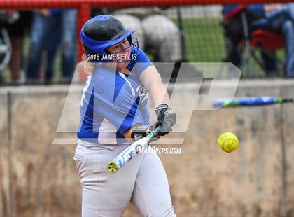 Thumbnail 3 in Lorena vs. Robinson photogallery.