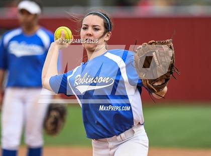 Thumbnail 2 in Lorena vs. Robinson photogallery.