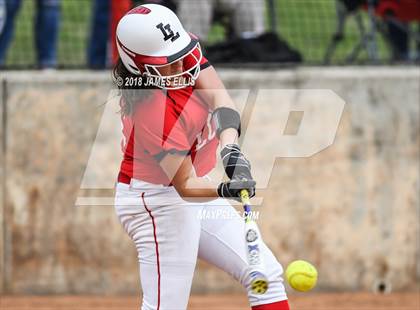 Thumbnail 1 in Lorena vs. Robinson photogallery.