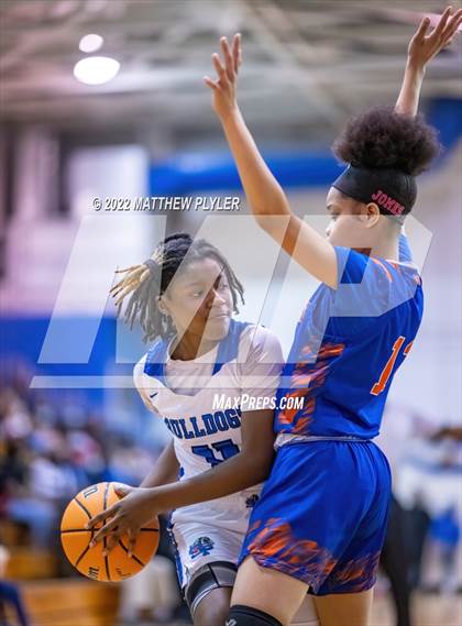 Thumbnail 1 in Whiteville vs. St. Pauls (NCHSAA 2A - Third Round) photogallery.