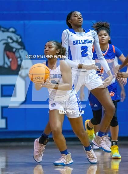 Thumbnail 3 in Whiteville vs. St. Pauls (NCHSAA 2A - Third Round) photogallery.