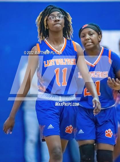 Thumbnail 2 in Whiteville vs. St. Pauls (NCHSAA 2A - Third Round) photogallery.