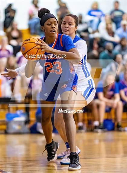 Thumbnail 1 in Whiteville vs. St. Pauls (NCHSAA 2A - Third Round) photogallery.