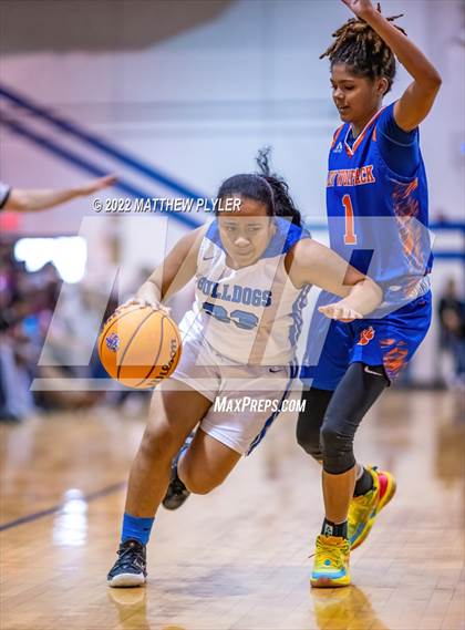 Thumbnail 3 in Whiteville vs. St. Pauls (NCHSAA 2A - Third Round) photogallery.