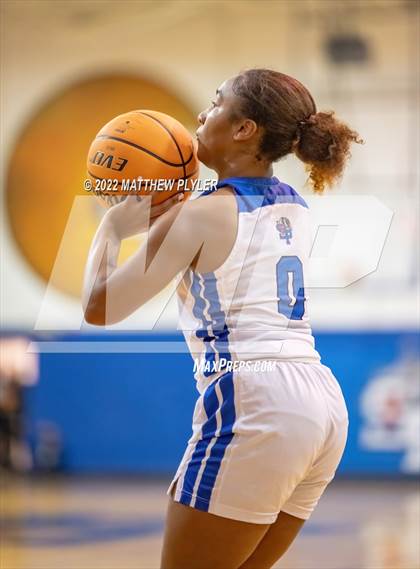 Thumbnail 2 in Whiteville vs. St. Pauls (NCHSAA 2A - Third Round) photogallery.