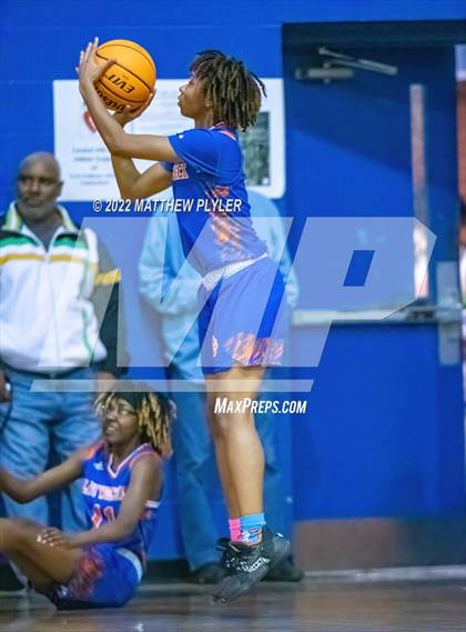Thumbnail 3 in Whiteville vs. St. Pauls (NCHSAA 2A - Third Round) photogallery.