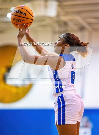 Thumbnail 1 in Whiteville vs. St. Pauls (NCHSAA 2A - Third Round) photogallery.