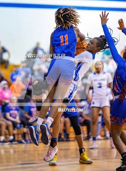 Thumbnail 3 in Whiteville vs. St. Pauls (NCHSAA 2A - Third Round) photogallery.