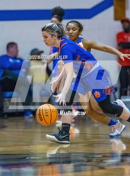 Thumbnail 3 in Whiteville vs. St. Pauls (NCHSAA 2A - Third Round) photogallery.