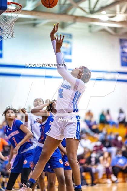 Thumbnail 2 in Whiteville vs. St. Pauls (NCHSAA 2A - Third Round) photogallery.