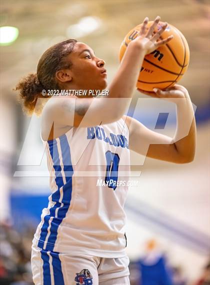 Thumbnail 2 in Whiteville vs. St. Pauls (NCHSAA 2A - Third Round) photogallery.