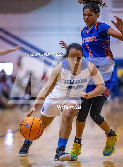 Thumbnail 2 in Whiteville vs. St. Pauls (NCHSAA 2A - Third Round) photogallery.
