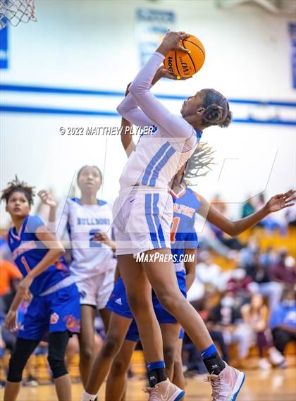 Thumbnail 2 in Whiteville vs. St. Pauls (NCHSAA 2A - Third Round) photogallery.