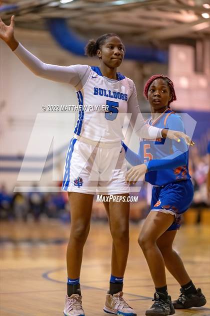 Thumbnail 2 in Whiteville vs. St. Pauls (NCHSAA 2A - Third Round) photogallery.