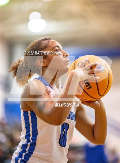 Thumbnail 1 in Whiteville vs. St. Pauls (NCHSAA 2A - Third Round) photogallery.