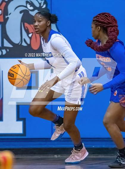 Thumbnail 1 in Whiteville vs. St. Pauls (NCHSAA 2A - Third Round) photogallery.