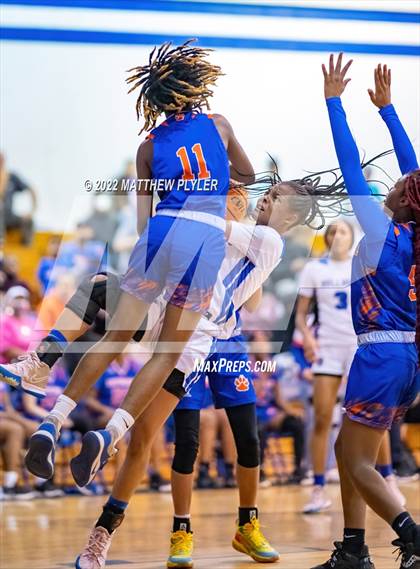 Thumbnail 2 in Whiteville vs. St. Pauls (NCHSAA 2A - Third Round) photogallery.