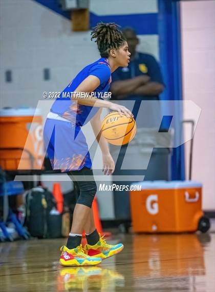 Thumbnail 1 in Whiteville vs. St. Pauls (NCHSAA 2A - Third Round) photogallery.
