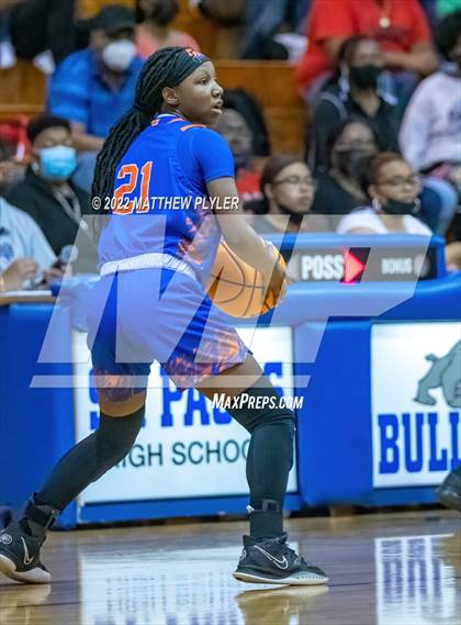Thumbnail 1 in Whiteville vs. St. Pauls (NCHSAA 2A - Third Round) photogallery.