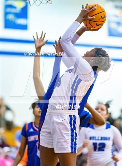 Thumbnail 1 in Whiteville vs. St. Pauls (NCHSAA 2A - Third Round) photogallery.