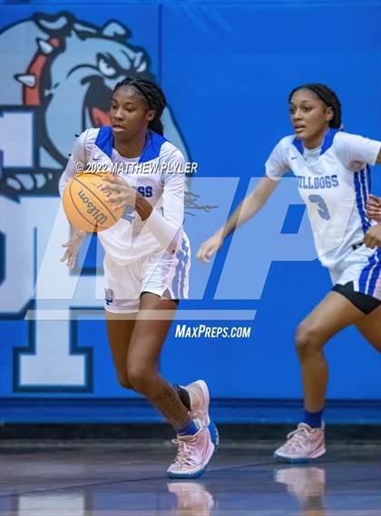 Thumbnail 1 in Whiteville vs. St. Pauls (NCHSAA 2A - Third Round) photogallery.