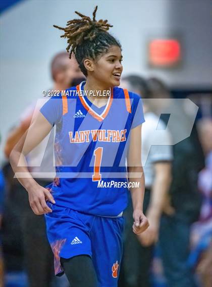 Thumbnail 3 in Whiteville vs. St. Pauls (NCHSAA 2A - Third Round) photogallery.