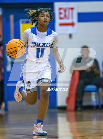 Thumbnail 3 in Whiteville vs. St. Pauls (NCHSAA 2A - Third Round) photogallery.