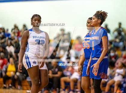 Thumbnail 1 in Whiteville vs. St. Pauls (NCHSAA 2A - Third Round) photogallery.