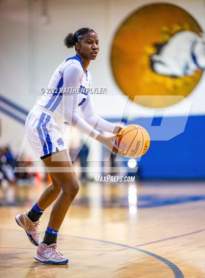 Thumbnail 2 in Whiteville vs. St. Pauls (NCHSAA 2A - Third Round) photogallery.