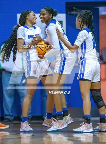 Thumbnail 1 in Whiteville vs. St. Pauls (NCHSAA 2A - Third Round) photogallery.