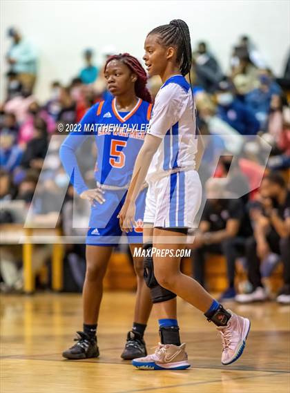 Thumbnail 2 in Whiteville vs. St. Pauls (NCHSAA 2A - Third Round) photogallery.