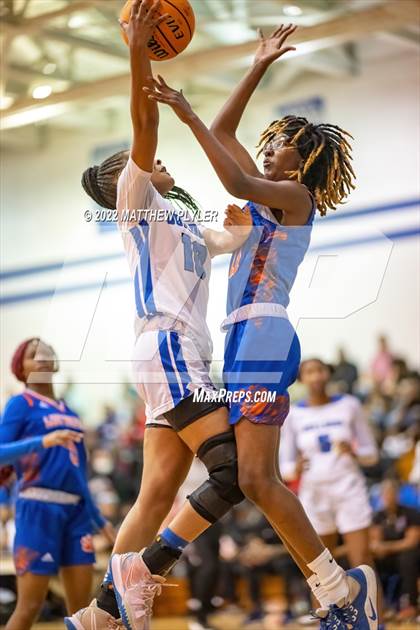 Thumbnail 1 in Whiteville vs. St. Pauls (NCHSAA 2A - Third Round) photogallery.