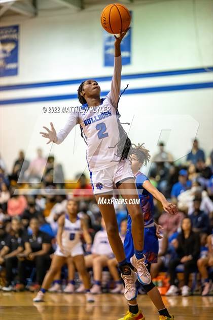 Thumbnail 2 in Whiteville vs. St. Pauls (NCHSAA 2A - Third Round) photogallery.