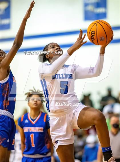 Thumbnail 3 in Whiteville vs. St. Pauls (NCHSAA 2A - Third Round) photogallery.