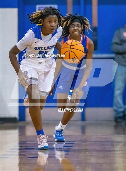 Thumbnail 1 in Whiteville vs. St. Pauls (NCHSAA 2A - Third Round) photogallery.