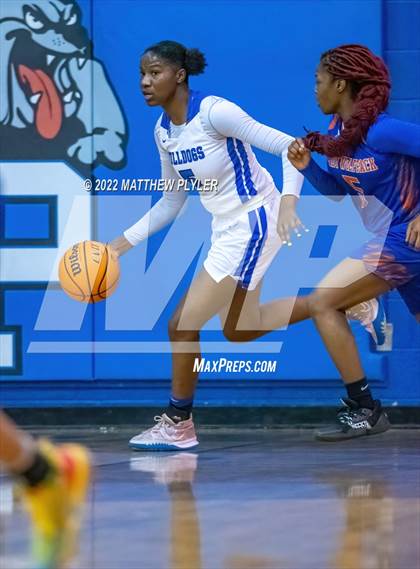 Thumbnail 3 in Whiteville vs. St. Pauls (NCHSAA 2A - Third Round) photogallery.