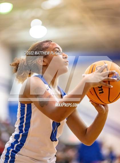 Thumbnail 2 in Whiteville vs. St. Pauls (NCHSAA 2A - Third Round) photogallery.