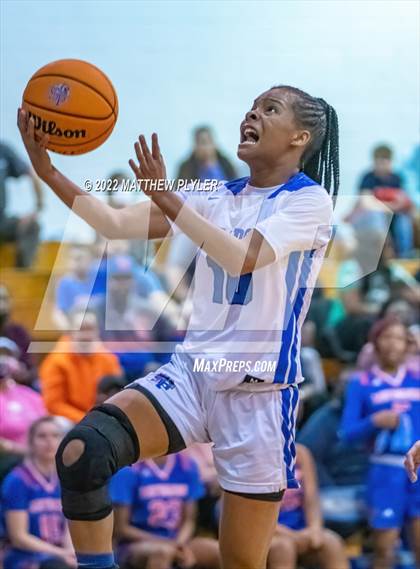 Thumbnail 2 in Whiteville vs. St. Pauls (NCHSAA 2A - Third Round) photogallery.