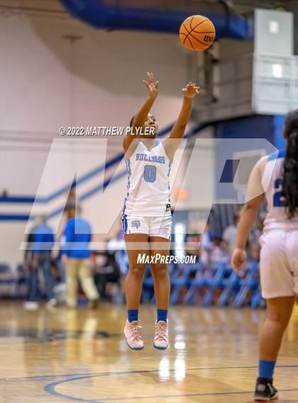 Thumbnail 1 in Whiteville vs. St. Pauls (NCHSAA 2A - Third Round) photogallery.