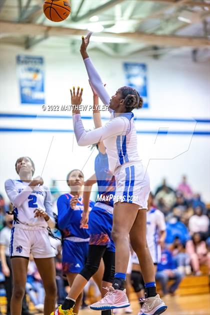 Thumbnail 1 in Whiteville vs. St. Pauls (NCHSAA 2A - Third Round) photogallery.